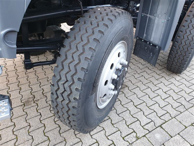 MAN TGS 41.480 8X6 BB TGS 41.480 8X6 BB, ca. 25.000l mit Separatpumpe - Camion cisternă: Foto 2 MAN TGS 41.480 8X6 BB TGS 41.480 8X6 BB, ca. 25.000l mit Separatpumpe - Camion cisternă: Foto 2