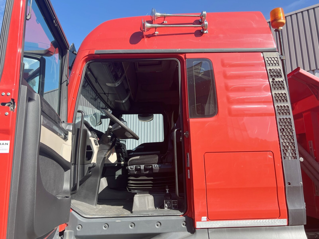 MAN TGX 26.460 6X4 BB TGX 26.460 6X4 BB, Intarder, Standklima - Camion basculantă: Foto 5 MAN TGX 26.460 6X4 BB TGX 26.460 6X4 BB, Intarder, Standklima - Camion basculantă: Foto 5