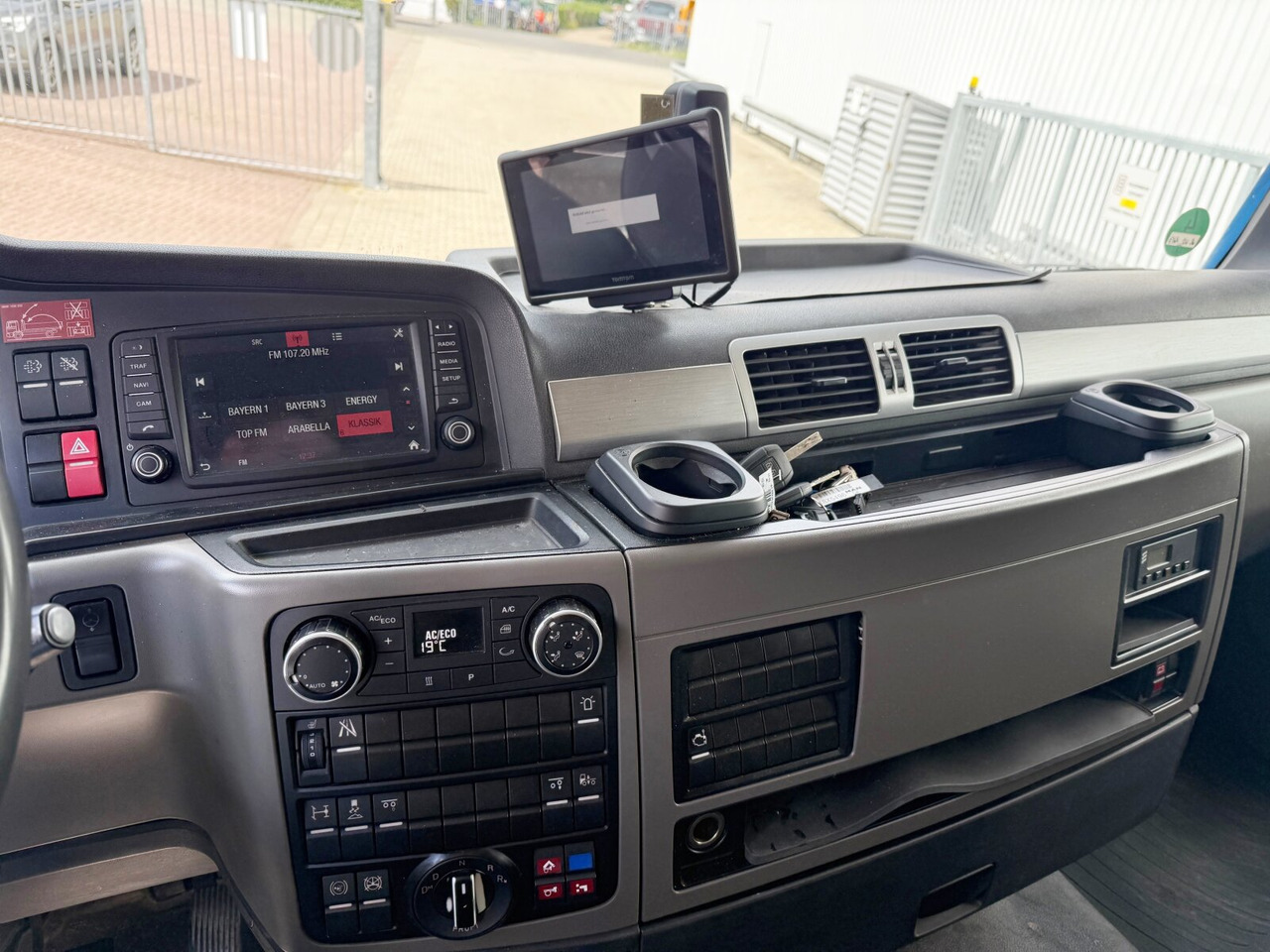 MAN TGX 26.580 6x2-4 BL TGX 26.580 6x2-4 BL, Intarder, Lenk-/Liftachse, Funk - Camion cu cârlig: Foto 5 MAN TGX 26.580 6x2-4 BL TGX 26.580 6x2-4 BL, Intarder, Lenk-/Liftachse, Funk - Camion cu cârlig: Foto 5