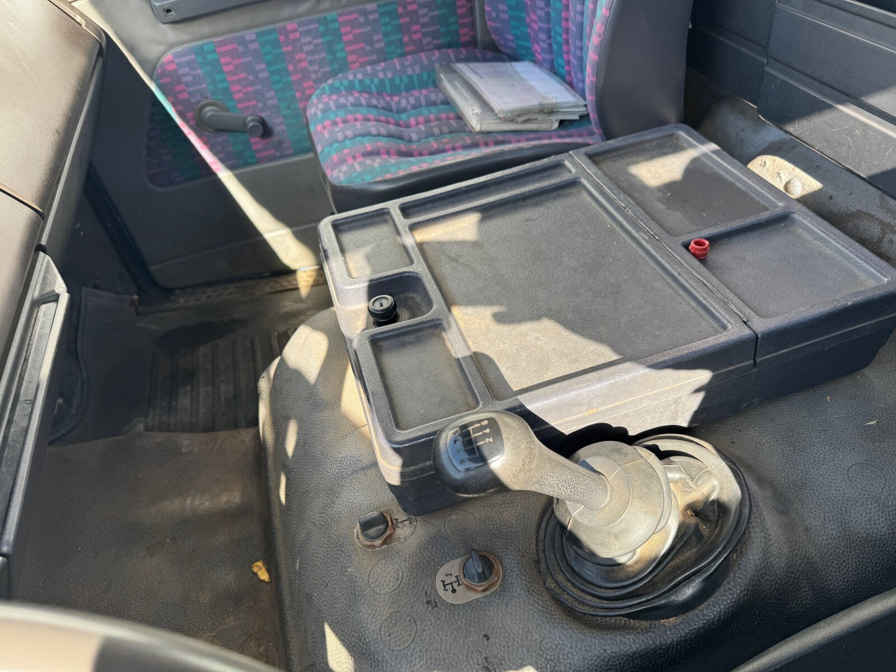 Mercedes-Benz 1314 K 4x2 1314 K 4x2, 6-Zylinder Motor, 2x AHK - Camion basculantă: Foto 4 Mercedes-Benz 1314 K 4x2 1314 K 4x2, 6-Zylinder Motor, 2x AHK - Camion basculantă: Foto 4