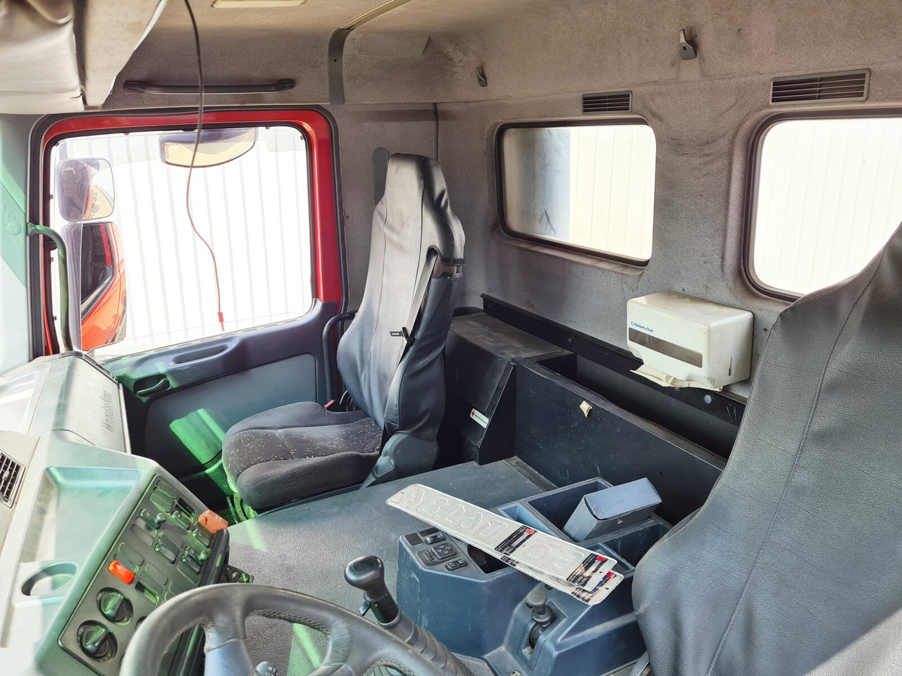 Mercedes-Benz Actros 1835 K 4x2 Actros 1835 K 4x2 - Camion şasiu: Foto 4 Mercedes-Benz Actros 1835 K 4x2 Actros 1835 K 4x2 - Camion şasiu: Foto 4