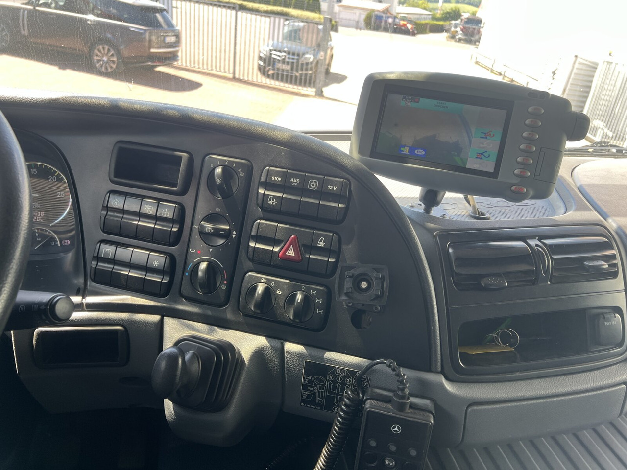 Mercedes-Benz Actros 2032 LA 4x4 Actros 2032 LA 4x4/ Rdstand 3.600 mm - Camion şasiu: Foto 3 Mercedes-Benz Actros 2032 LA 4x4 Actros 2032 LA 4x4/ Rdstand 3.600 mm - Camion şasiu: Foto 3