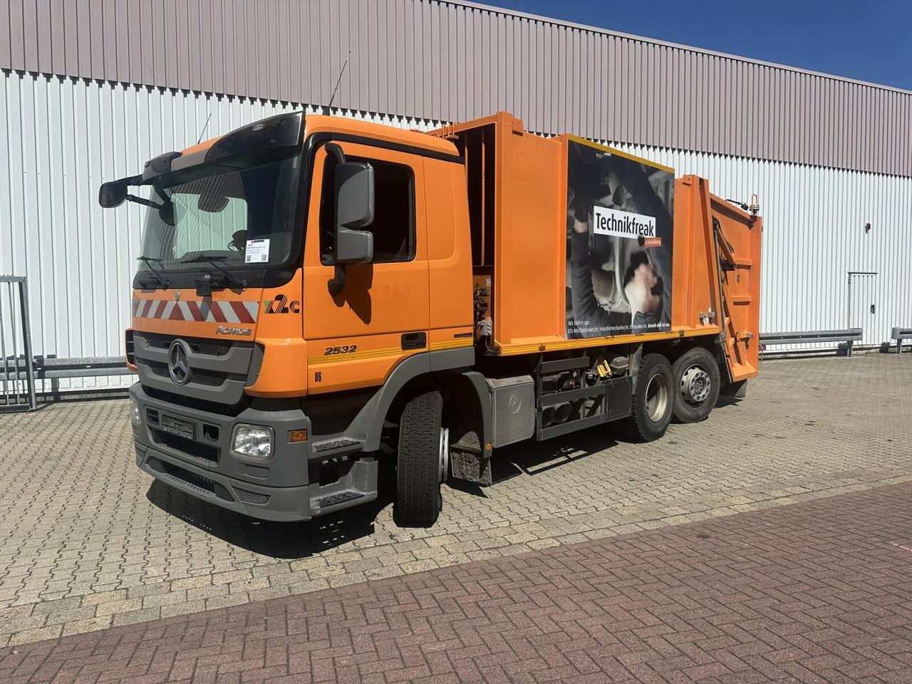 Mercedes-Benz Actros 2532 L 6x2 Actros 2532/41 L 6x2, EEV, Lenkachse, Haller X2C M21, Zöller-Schüttung - Autogunoiere: Foto 1 Mercedes-Benz Actros 2532 L 6x2 Actros 2532/41 L 6x2, EEV, Lenkachse, Haller X2C M21, Zöller-Schüttung - Autogunoiere: Foto 1