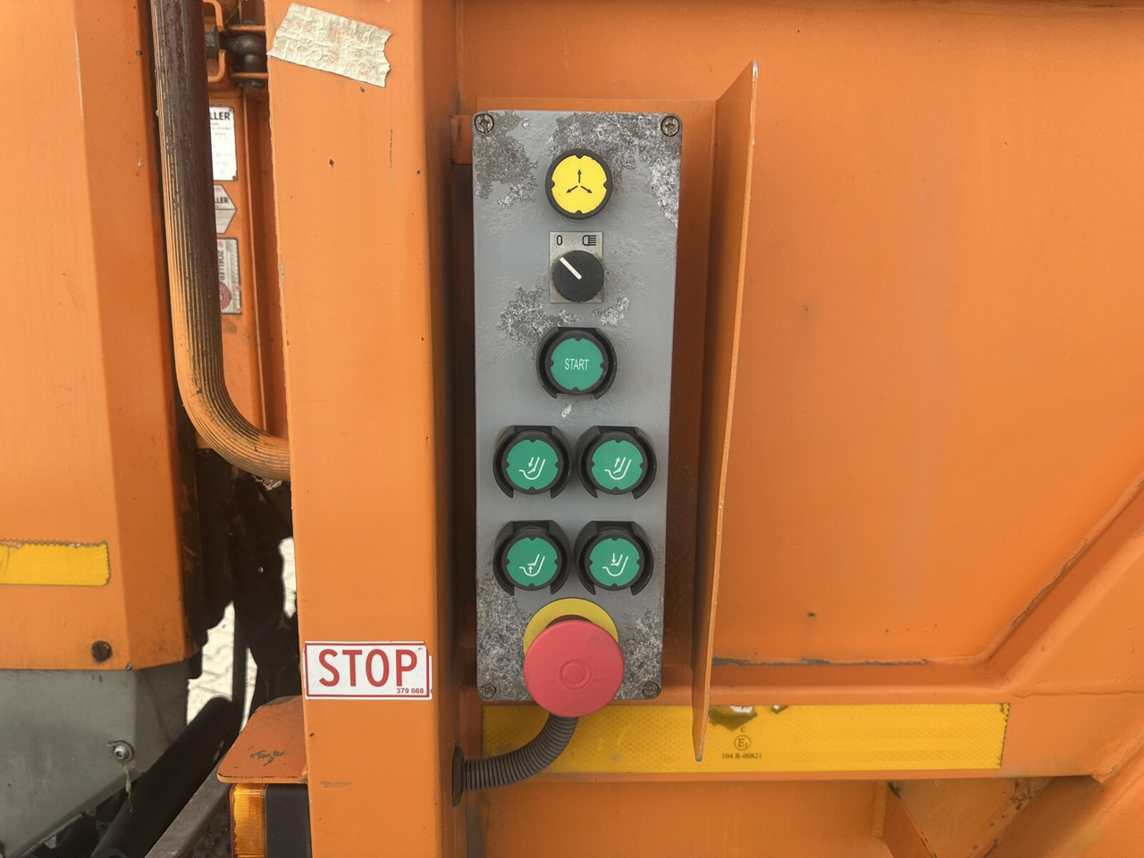 Mercedes-Benz Actros 2532 L 6x2 Actros 2532/41 L 6x2, EEV, Lenkachse, Haller X2C M21, Zöller-Schüttung - Autogunoiere: Foto 4 Mercedes-Benz Actros 2532 L 6x2 Actros 2532/41 L 6x2, EEV, Lenkachse, Haller X2C M21, Zöller-Schüttung - Autogunoiere: Foto 4