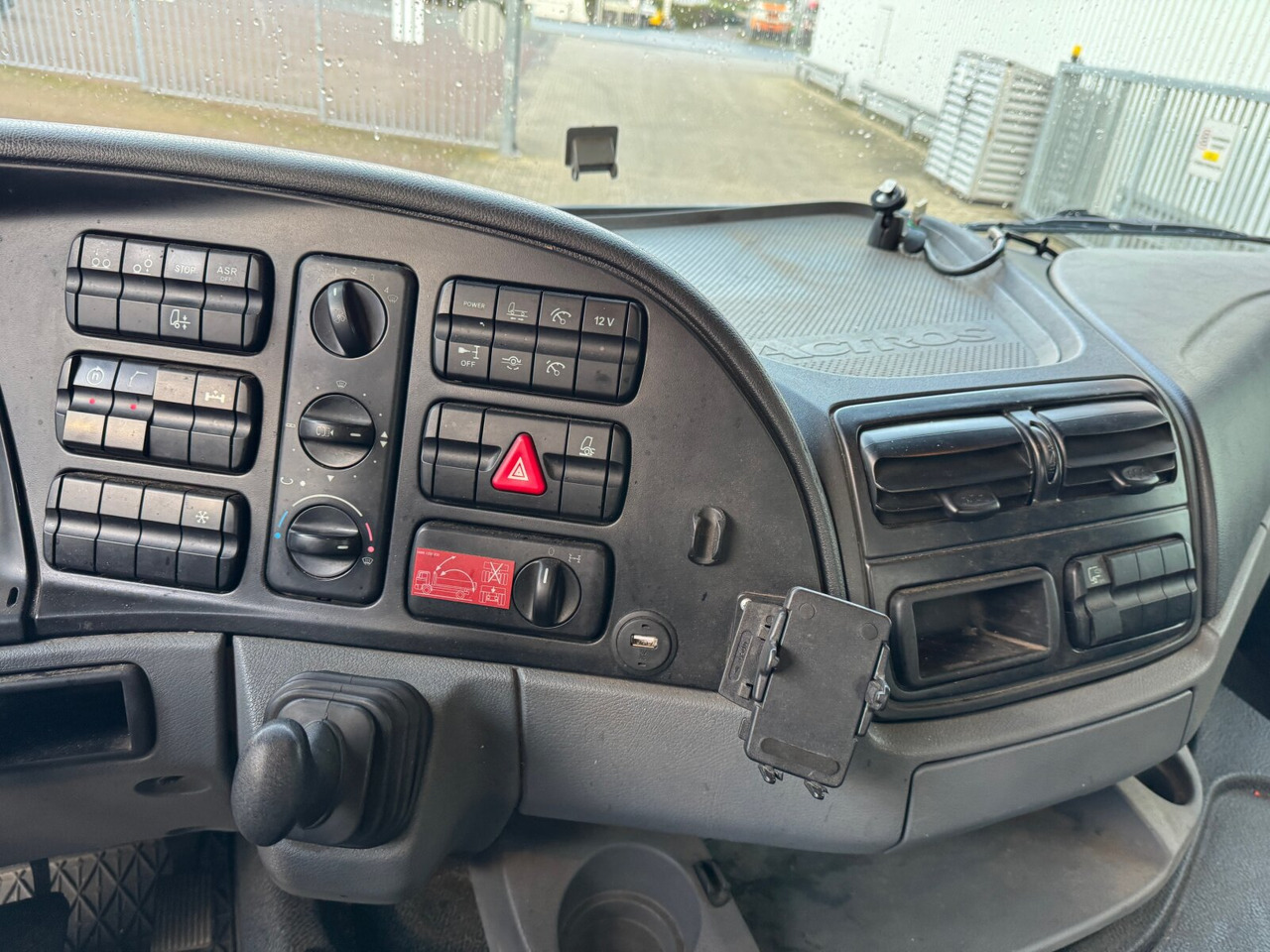 Mercedes-Benz Actros 2541 L 6x2 Actros 2541 L 6x2, Lenkachse, Meiller RK 20.65, Kran Palfinger PK 14002-EH, Funk - Camion cu cârlig, Camion cu macara: Foto 4 Mercedes-Benz Actros 2541 L 6x2 Actros 2541 L 6x2, Lenkachse, Meiller RK 20.65, Kran Palfinger PK 14002-EH, Funk - Camion cu cârlig, Camion cu macara: Foto 4