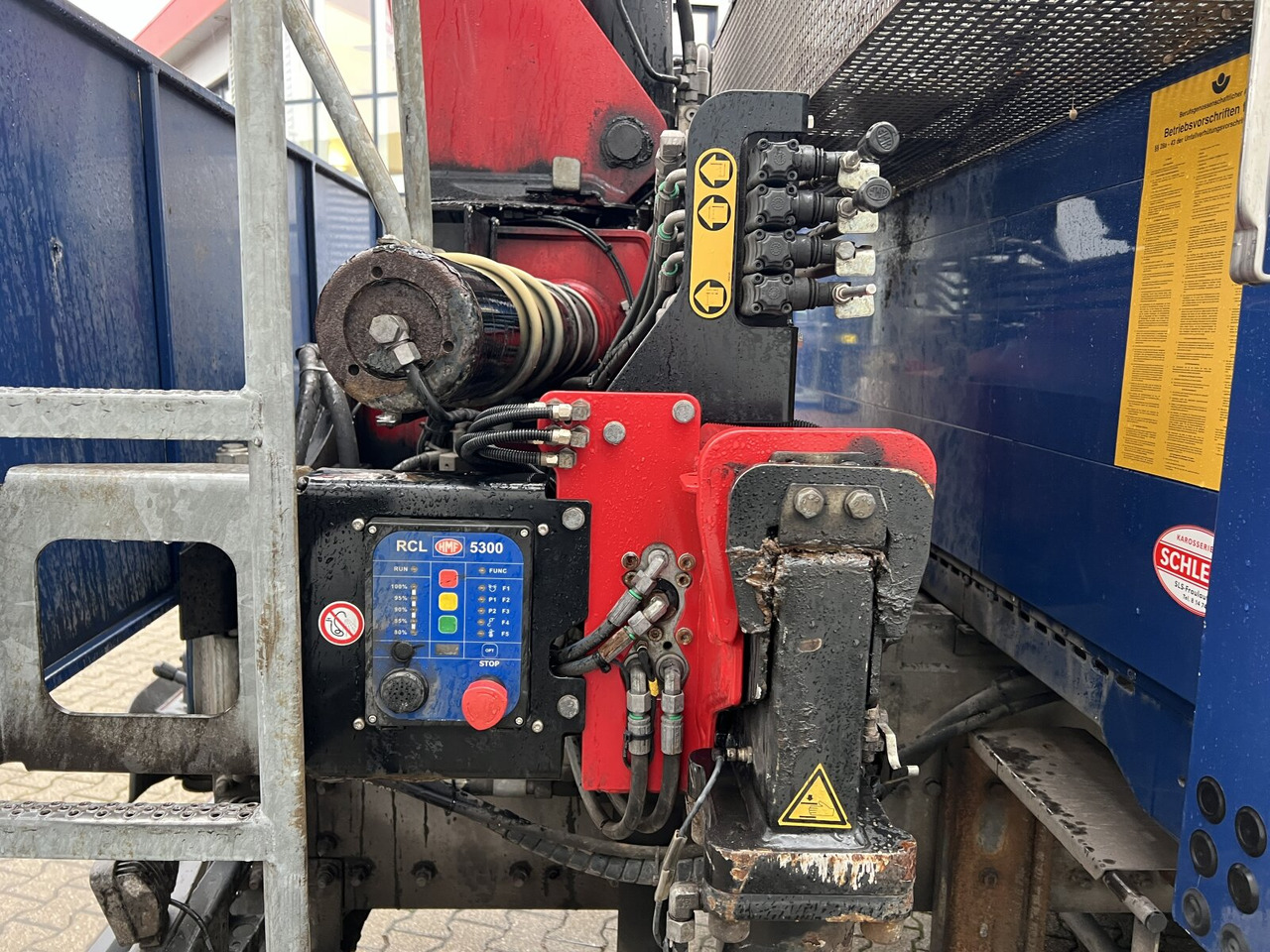 Mercedes-Benz Antos 2540 L 6x2 Antos 2540 L 6x2, Lenkachse, HMF 2110-L3 Heckkran - Camion cu macara, Camion platformă: Foto 3 Mercedes-Benz Antos 2540 L 6x2 Antos 2540 L 6x2, Lenkachse, HMF 2110-L3 Heckkran - Camion cu macara, Camion platformă: Foto 3