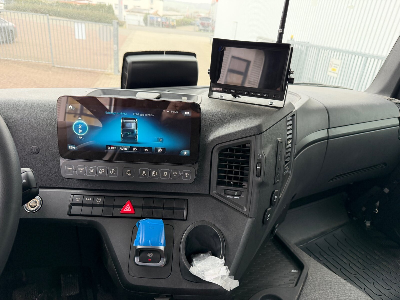 Mercedes-Benz Arocs 1840 K 4x2 Arocs 1840 K 4x2, MultimediaCockpit, 2x Nebenantrieb, NMV & Motorabtrieb - Camion şasiu: Foto 4 Mercedes-Benz Arocs 1840 K 4x2 Arocs 1840 K 4x2, MultimediaCockpit, 2x Nebenantrieb, NMV & Motorabtrieb - Camion şasiu: Foto 4