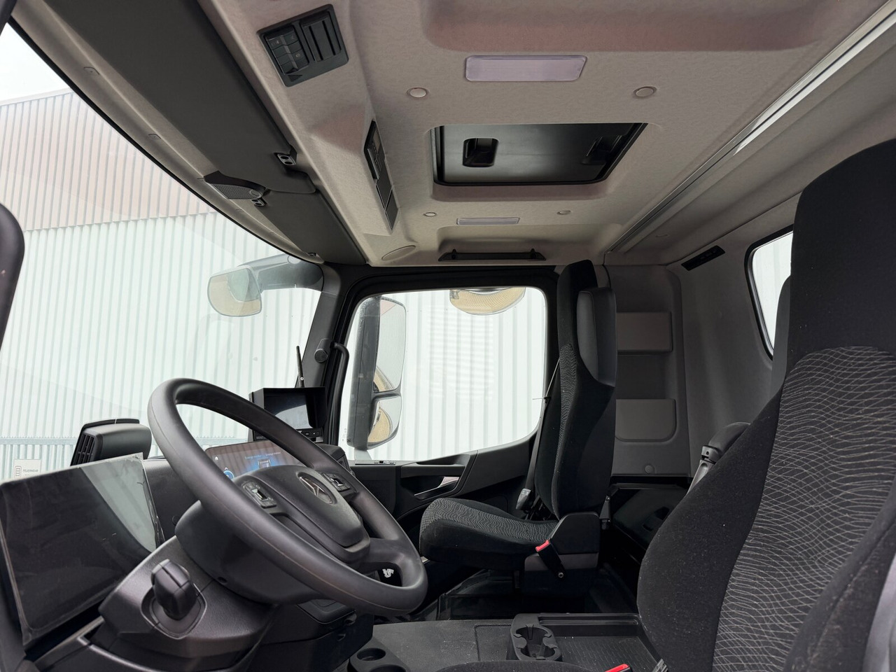 Mercedes-Benz Arocs 1840 K 4x2 Arocs 1840 K 4x2, MultimediaCockpit, 2x Nebenantrieb, NMV & Motorabtrieb - Camion şasiu: Foto 2 Mercedes-Benz Arocs 1840 K 4x2 Arocs 1840 K 4x2, MultimediaCockpit, 2x Nebenantrieb, NMV & Motorabtrieb - Camion şasiu: Foto 2