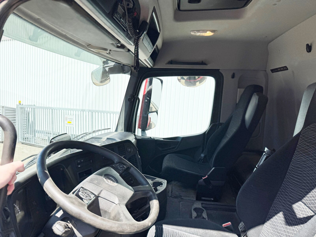 Mercedes-Benz Arocs 3243 K 8x4/4 Arocs 3243 K 8x4/4, Alu-Bordwände - Camion basculantă: Foto 2 Mercedes-Benz Arocs 3243 K 8x4/4 Arocs 3243 K 8x4/4, Alu-Bordwände - Camion basculantă: Foto 2