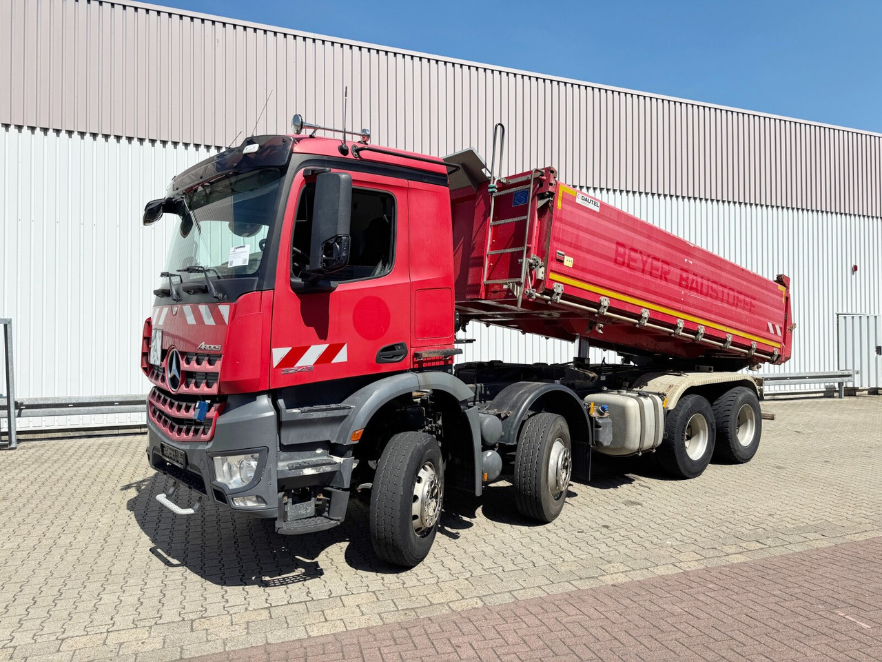 Mercedes-Benz Arocs 3243 K 8x4/4 Arocs 3243 K 8x4/4, Alu-Bordwände - Camion basculantă: Foto 1 Mercedes-Benz Arocs 3243 K 8x4/4 Arocs 3243 K 8x4/4, Alu-Bordwände - Camion basculantă: Foto 1