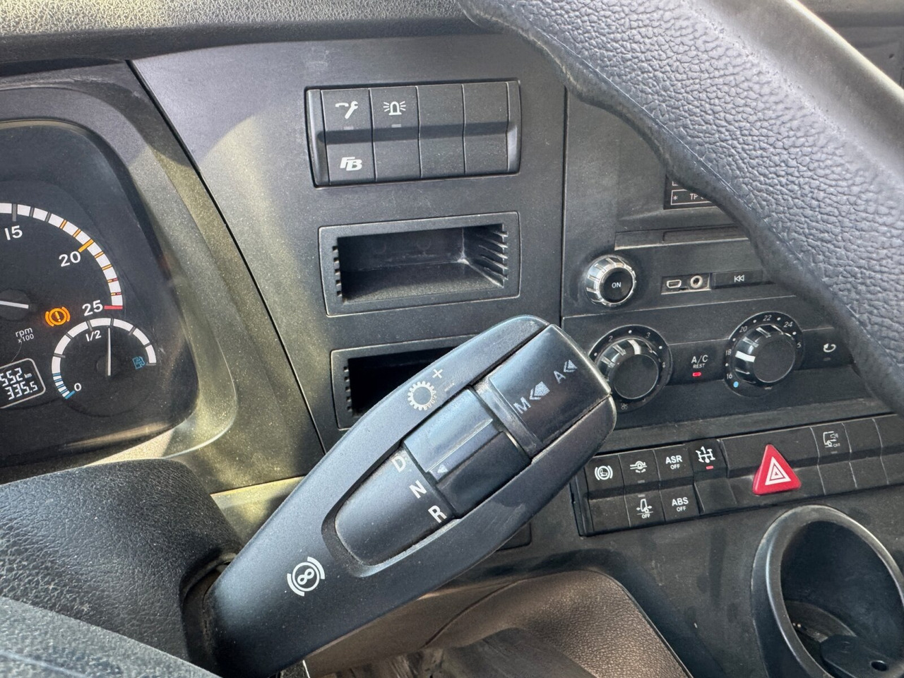 Mercedes-Benz Arocs 3243 K 8x4/4 Arocs 3243 K 8x4/4, Alu-Bordwände - Camion basculantă: Foto 5 Mercedes-Benz Arocs 3243 K 8x4/4 Arocs 3243 K 8x4/4, Alu-Bordwände - Camion basculantă: Foto 5