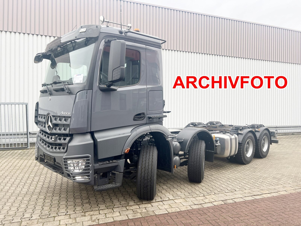 Mercedes-Benz Arocs 3253 L 8x4/4 Arocs 3253 L 8x4/4, MultimediaCockpit, Navi, Motorabtrieb - Camion şasiu: Foto 1 Mercedes-Benz Arocs 3253 L 8x4/4 Arocs 3253 L 8x4/4, MultimediaCockpit, Navi, Motorabtrieb - Camion şasiu: Foto 1