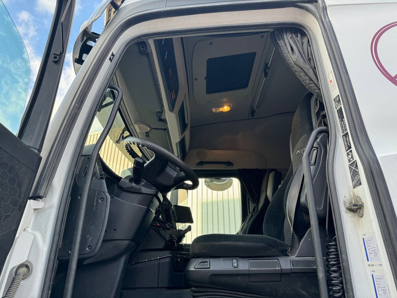 Mercedes-Benz Arocs 3258 LK 8x4/4 Arocs 3258 LK 8x4/4, Retarder, Stahlmulde ca. 14m³, hydr. Heckklappenöffnung - Autobasculantă: Foto 3 Mercedes-Benz Arocs 3258 LK 8x4/4 Arocs 3258 LK 8x4/4, Retarder, Stahlmulde ca. 14m³, hydr. Heckklappenöffnung - Autobasculantă: Foto 3