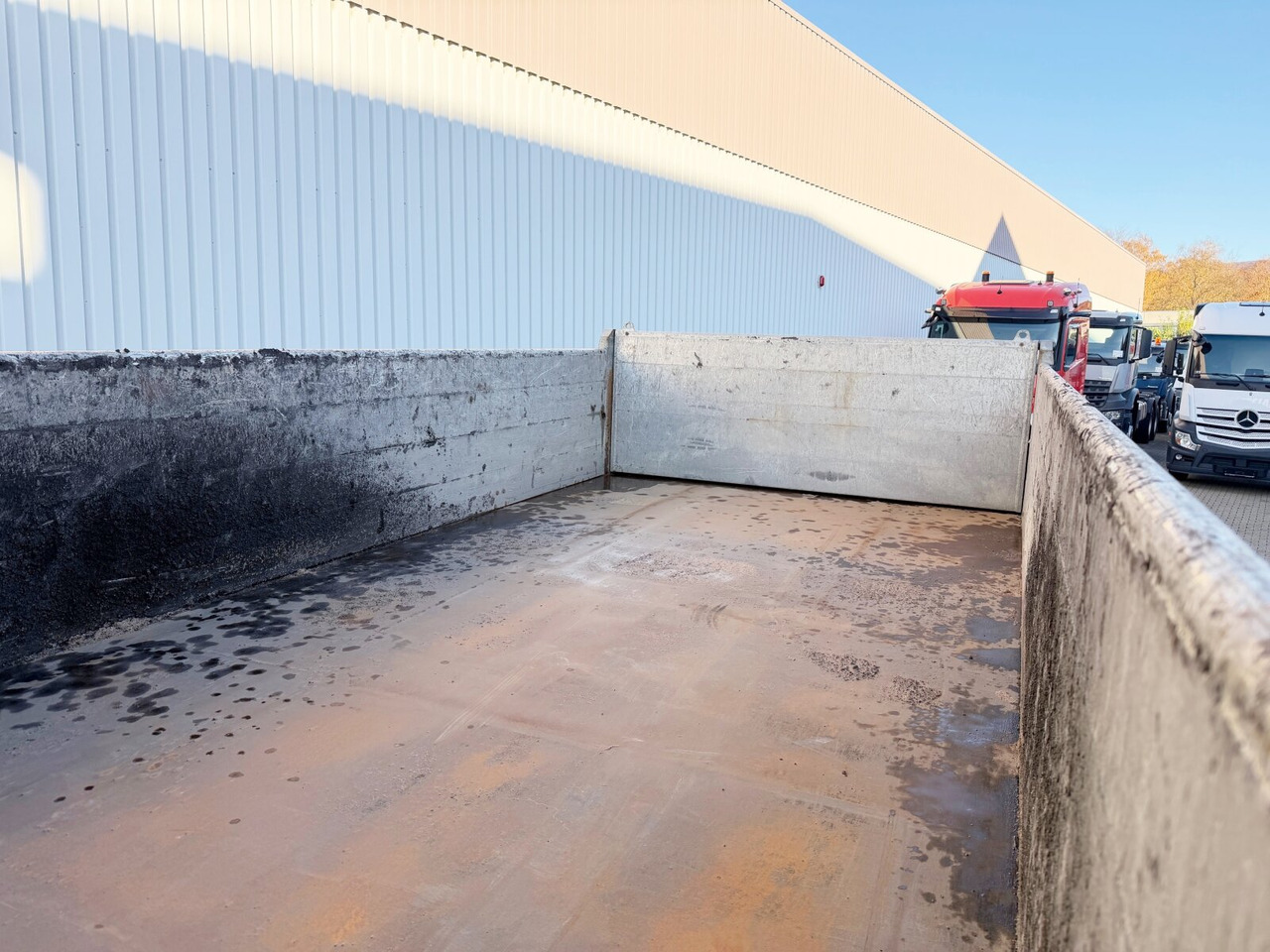 Mercedes-Benz Arocs 3351 AK 6x6 Arocs 3351 AK 6x6, Retarder, Grounder, Motorabtrieb, pneum. Heckklappenöffnung - Camion basculantă: Foto 3 Mercedes-Benz Arocs 3351 AK 6x6 Arocs 3351 AK 6x6, Retarder, Grounder, Motorabtrieb, pneum. Heckklappenöffnung - Camion basculantă: Foto 3