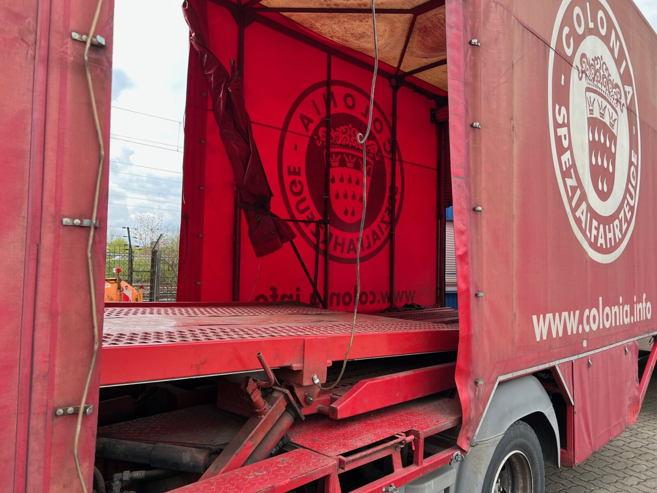 Mercedes-Benz Atego 1223 L 4x2 Atego 1223 L 4x2, Kompl. Zug, Lift- & Schiebeplateau, Funk - Camion transport auto: Foto 4 Mercedes-Benz Atego 1223 L 4x2 Atego 1223 L 4x2, Kompl. Zug, Lift- & Schiebeplateau, Funk - Camion transport auto: Foto 4