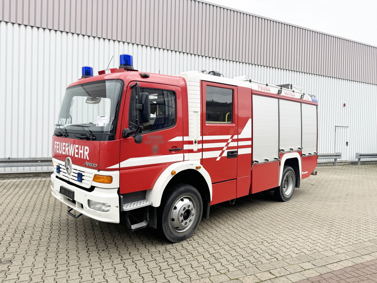 Mercedes-Benz Atego 1325 4x4, LF 16/12 Atego 1325 4x4, 8+1 Sitze, LF 16/12 - Autospeciala de stins incendii: Foto 1 Mercedes-Benz Atego 1325 4x4, LF 16/12 Atego 1325 4x4, 8+1 Sitze, LF 16/12 - Autospeciala de stins incendii: Foto 1