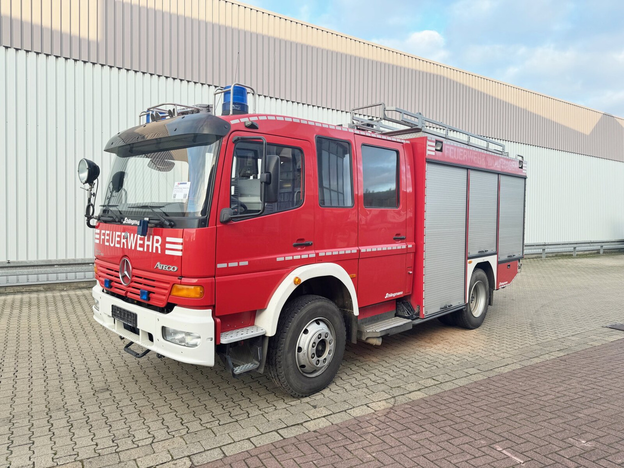 Mercedes-Benz Atego 1328 4x4, LF 16/12 Atego 1328 4x4, 8+1 Sitze, LF 16/12 - Autospeciala de stins incendii: Foto 1 Mercedes-Benz Atego 1328 4x4, LF 16/12 Atego 1328 4x4, 8+1 Sitze, LF 16/12 - Autospeciala de stins incendii: Foto 1