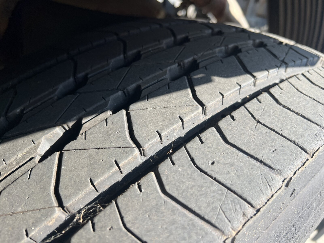 Mercedes-Benz Atego 1828 L 4x2 Atego 1828 L 4x2, Rechtslenker, Winterdienstaustattung - Camion şasiu: Foto 3 Mercedes-Benz Atego 1828 L 4x2 Atego 1828 L 4x2, Rechtslenker, Winterdienstaustattung - Camion şasiu: Foto 3