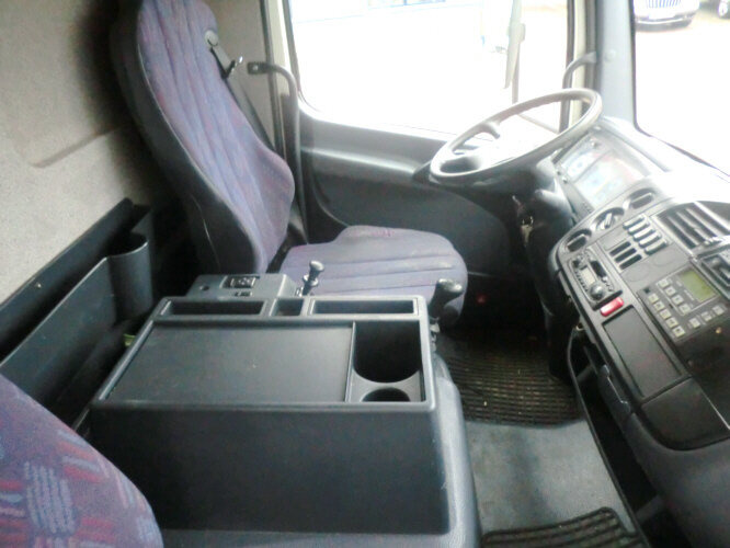 Mercedes-Benz Atego 815 4x2 - Camion frigider: Foto 2 Mercedes-Benz Atego 815 4x2 - Camion frigider: Foto 2