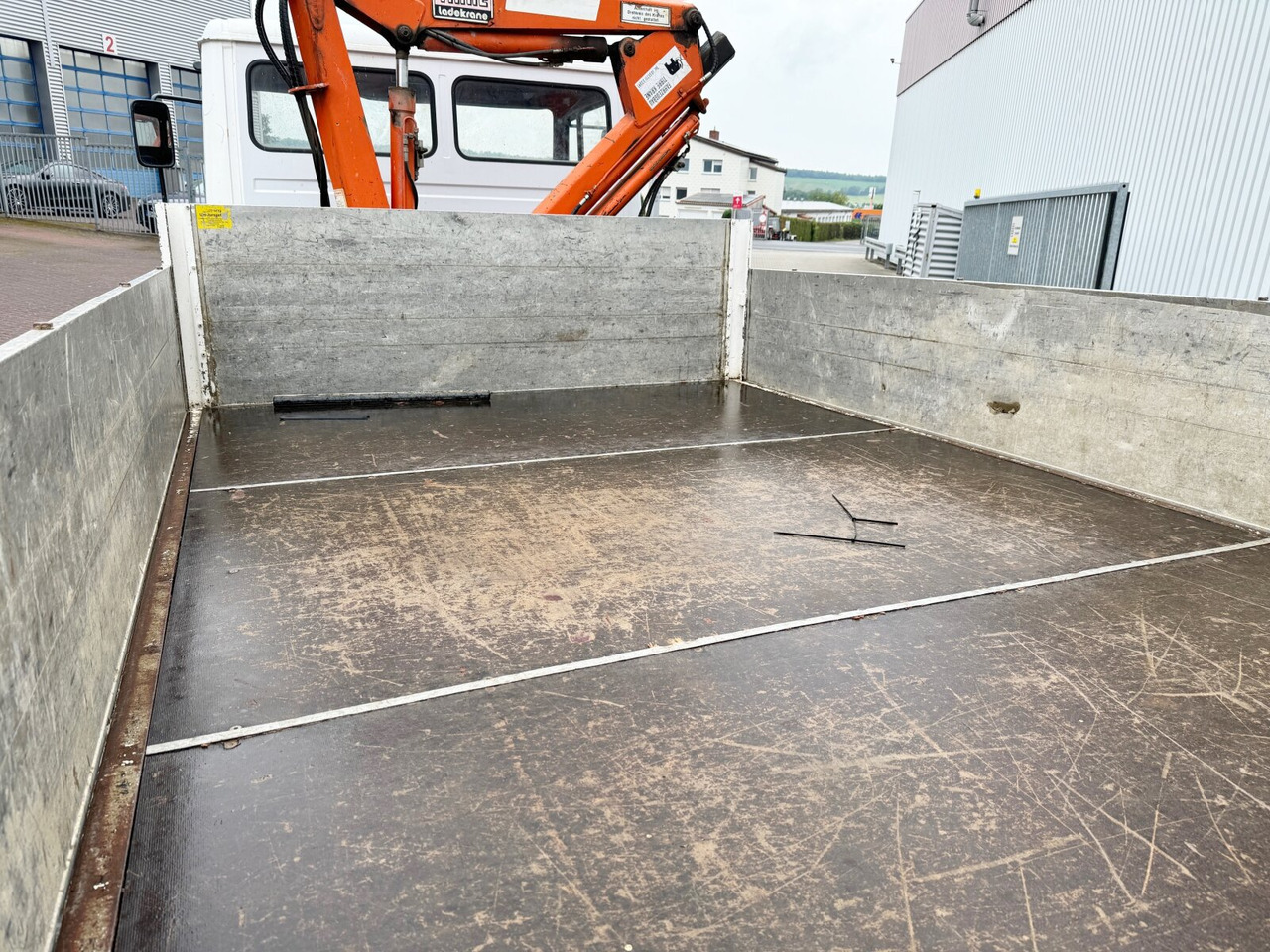 Mercedes-Benz LK 814 4x2 LK 814 4x2, 6-Zylinder, Kran Tirre Euro 35 - Camion cu macara, Camion platformă: Foto 2 Mercedes-Benz LK 814 4x2 LK 814 4x2, 6-Zylinder, Kran Tirre Euro 35 - Camion cu macara, Camion platformă: Foto 2