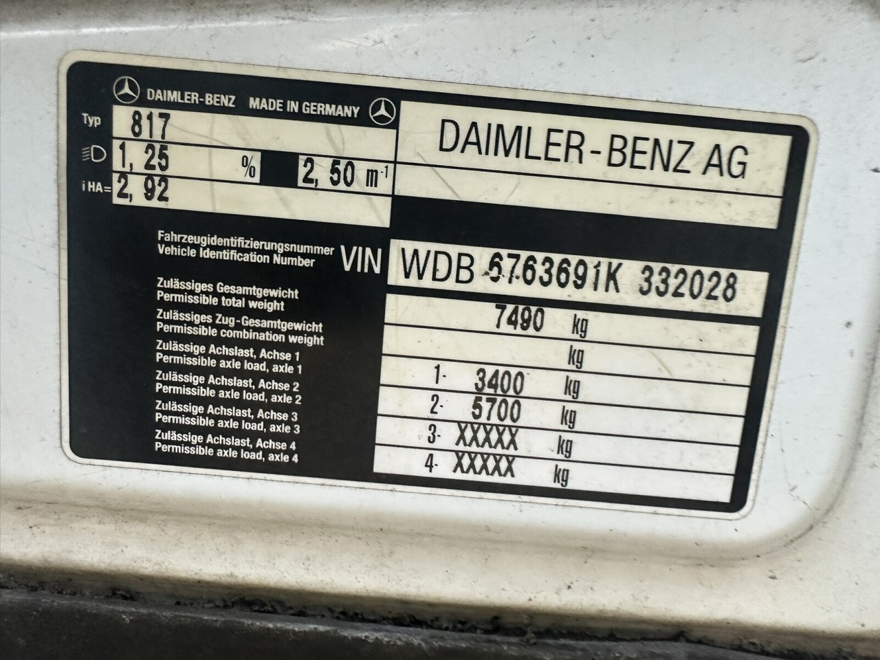 Camion furgon Mercedes-Benz LK 817 4x2 LK 817 4x2, Taubentransporter: Foto 7 Camion furgon Mercedes-Benz LK 817 4x2 LK 817 4x2, Taubentransporter: Foto 7