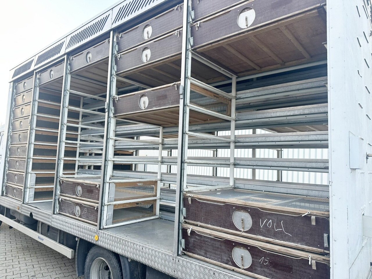 Mercedes-Benz LK 817 4x2 LK 817 4x2, Taubentransporter - Camion furgon: Foto 3 Mercedes-Benz LK 817 4x2 LK 817 4x2, Taubentransporter - Camion furgon: Foto 3