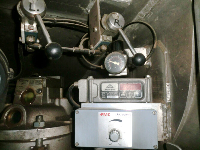 Mercedes-Benz SK 1824 L 4x2 SK 1824 L 4x2, Esterer Tankaufbau ca. 13.100l, 2 Kammern - Camion cisternă: Foto 5 Mercedes-Benz SK 1824 L 4x2 SK 1824 L 4x2, Esterer Tankaufbau ca. 13.100l, 2 Kammern - Camion cisternă: Foto 5