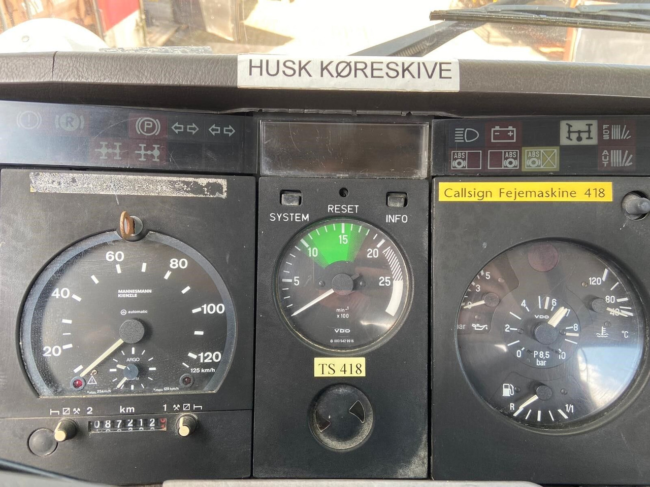 Mercedes-Benz SK II 2631 6x4 SK II 2631 6x4, Winterdienstausstattung - Camion cu cârlig: Foto 4 Mercedes-Benz SK II 2631 6x4 SK II 2631 6x4, Winterdienstausstattung - Camion cu cârlig: Foto 4