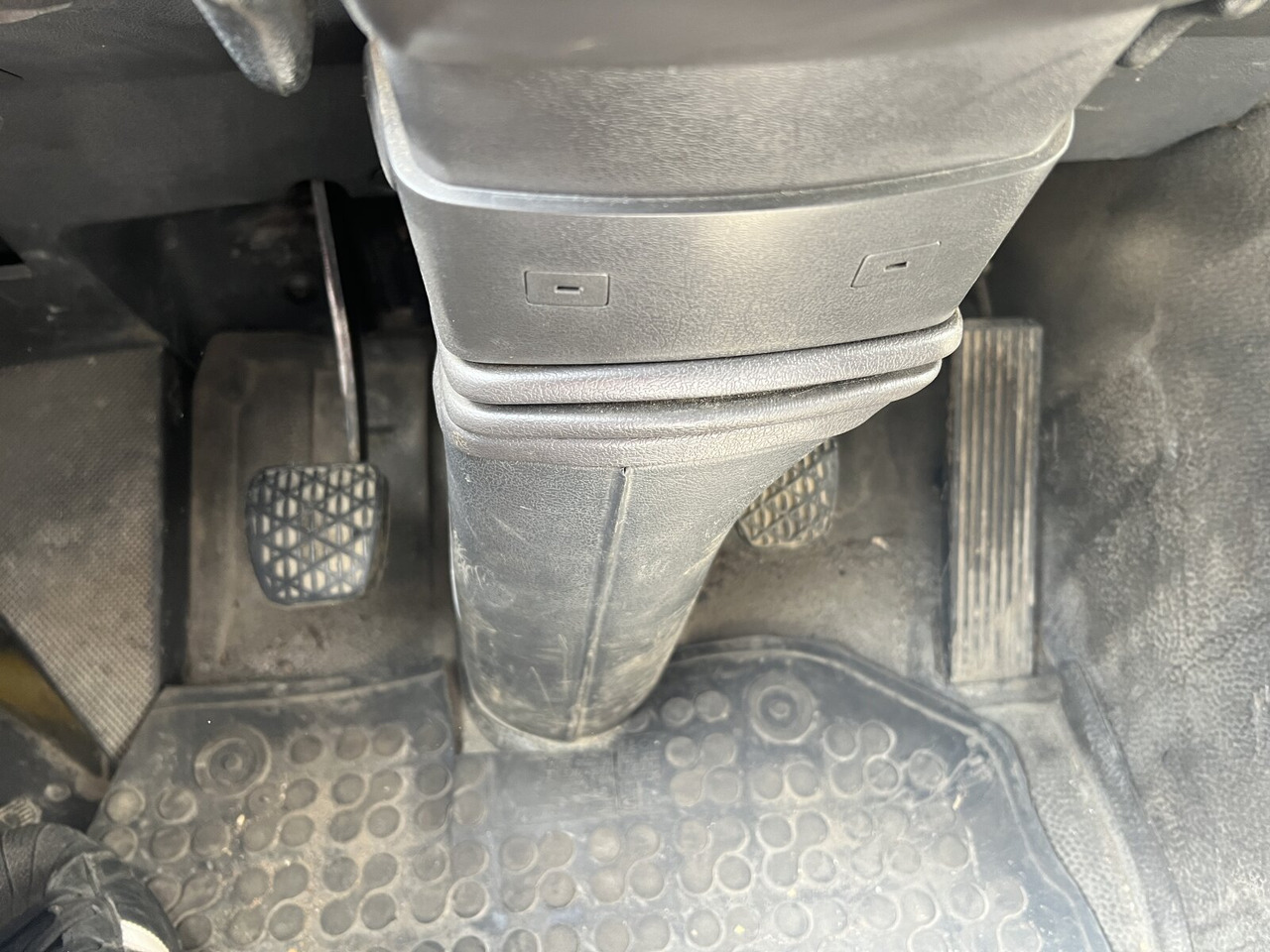 Mercedes-Benz SK II 2638/44 A 6x6 SK II 2638/44 A 6x6, V8, Retarder - Camion şasiu: Foto 4 Mercedes-Benz SK II 2638/44 A 6x6 SK II 2638/44 A 6x6, V8, Retarder - Camion şasiu: Foto 4