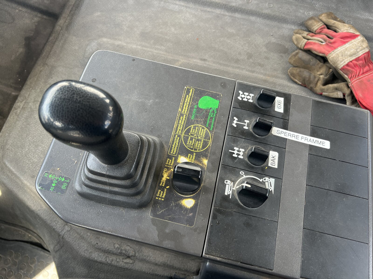 Mercedes-Benz SK II 2638/44 A 6x6 SK II 2638/44 A 6x6, V8, Retarder - Camion şasiu: Foto 3 Mercedes-Benz SK II 2638/44 A 6x6 SK II 2638/44 A 6x6, V8, Retarder - Camion şasiu: Foto 3