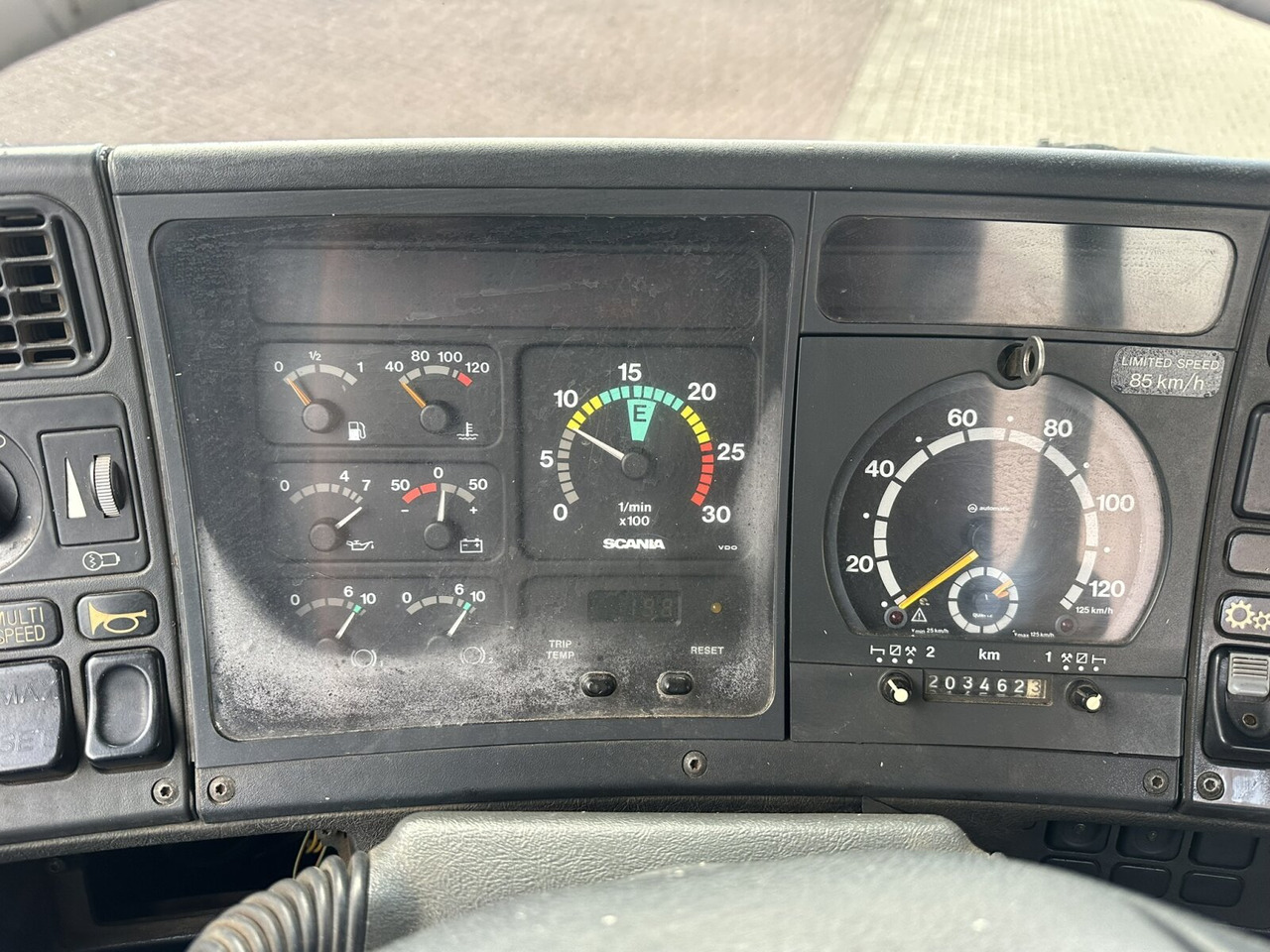 Scania P93 HK 250 6x4L P93 HK 250 6x4L - Camion şasiu: Foto 5 Scania P93 HK 250 6x4L P93 HK 250 6x4L - Camion şasiu: Foto 5