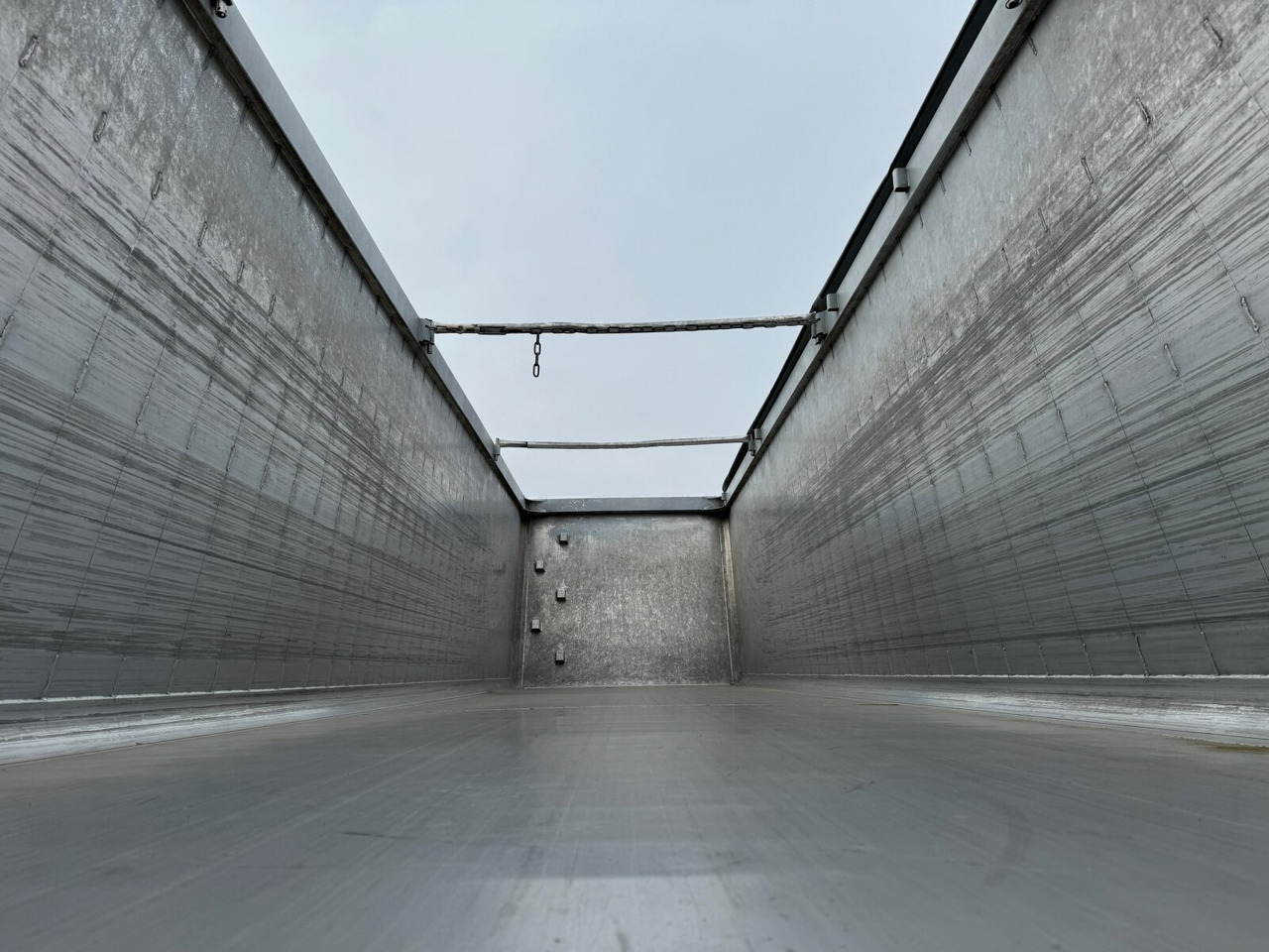 Schmitz Cargobull SKI 24 SL 9.6 SKI 24 SL 9.6, Liftachse, Alumulde ca. 52m³ - Semiremorcă: Foto 5 Schmitz Cargobull SKI 24 SL 9.6 SKI 24 SL 9.6, Liftachse, Alumulde ca. 52m³ - Semiremorcă: Foto 5