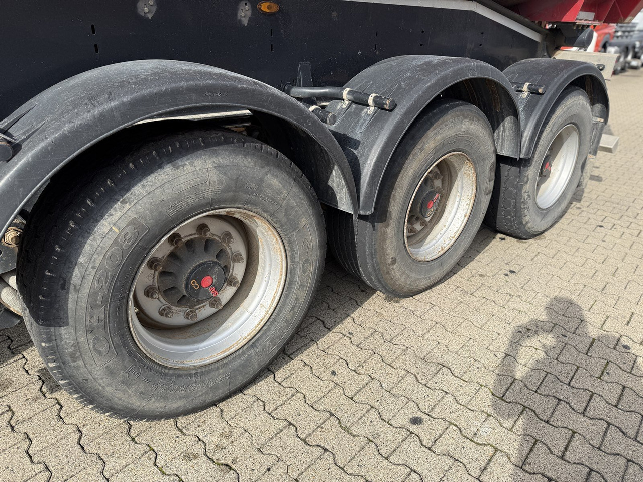 Schwarzmüller K-Serie Kippauflieger, Hardoxmulde ca. 24/26m³, Liftachse K-Serie Kippauflieger, Hardoxmulde ca. 24/26m³, Liftachse - Semiremorcă: Foto 3 Schwarzmüller K-Serie Kippauflieger, Hardoxmulde ca. 24/26m³, Liftachse K-Serie Kippauflieger, Hardoxmulde ca. 24/26m³, Liftachse - Semiremorcă: Foto 3