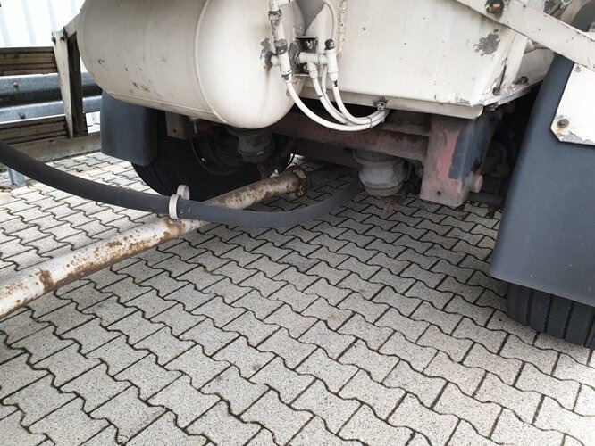 Spitzer SF 2455/4 UN PM SF 2455/4 UN PM Siloaufliger ca. 55m³ - Semiremorcă siloz: Foto 3 Spitzer SF 2455/4 UN PM SF 2455/4 UN PM Siloaufliger ca. 55m³ - Semiremorcă siloz: Foto 3