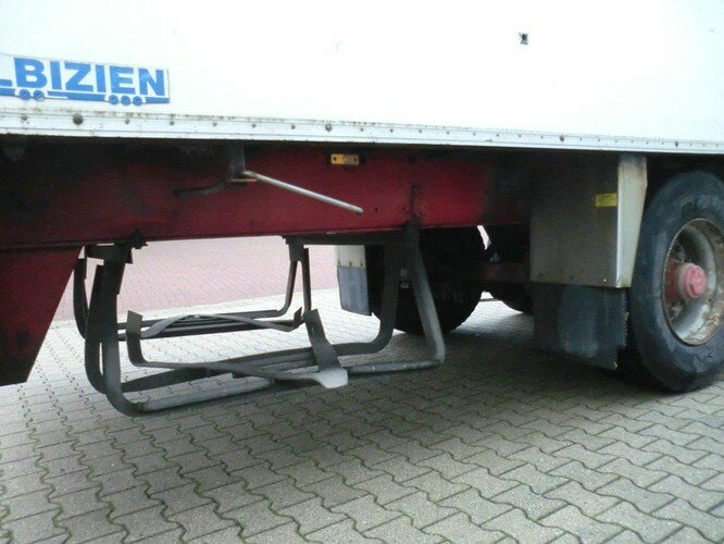 - TC34CGN FRUEHAUF, FRANCE TC34CGN mit Aggregat Thermoking TK-1 30 - Semiremorcă frigider: Foto 5 - TC34CGN FRUEHAUF, FRANCE TC34CGN mit Aggregat Thermoking TK-1 30 - Semiremorcă frigider: Foto 5