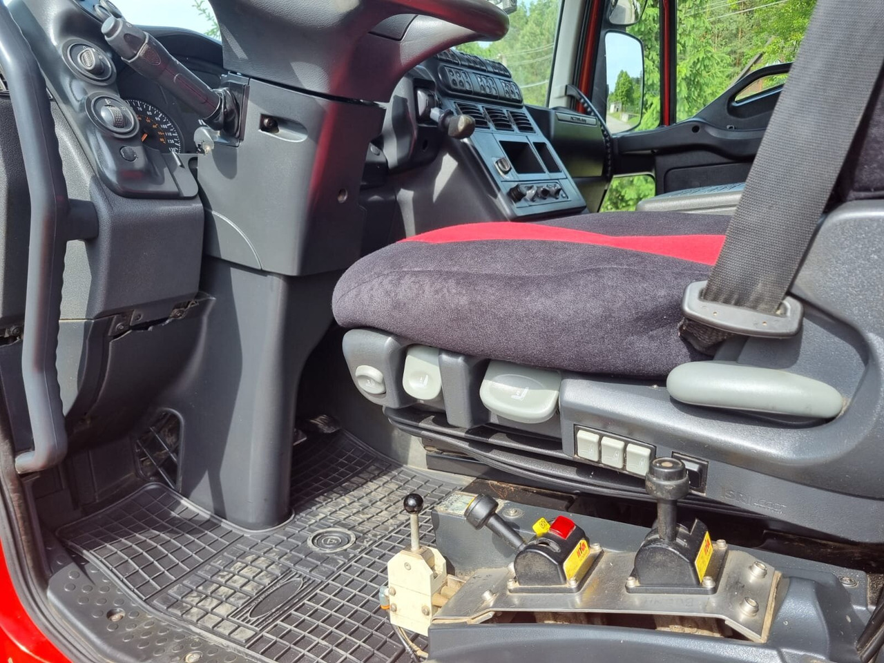 Trakker AD380T41W 6x6 Trakker AD380T41W 6x6 - Camion şasiu: Foto 3 Trakker AD380T41W 6x6 Trakker AD380T41W 6x6 - Camion şasiu: Foto 3