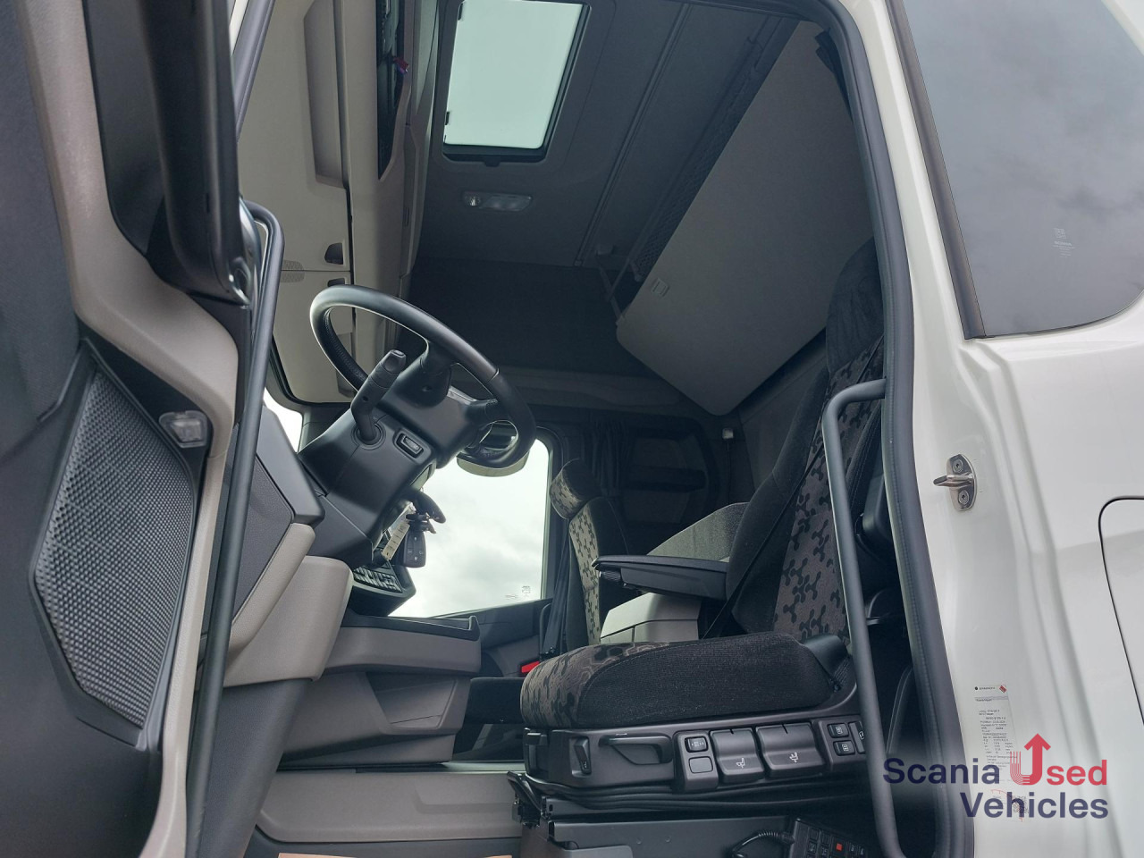 SCANIA R 460 A4x2NA, SUPER, NAVI, Standklima - Cap tractor: Foto 3 SCANIA R 460 A4x2NA, SUPER, NAVI, Standklima - Cap tractor: Foto 3