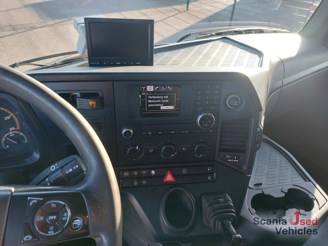 MERCEDES-BENZ Arocs 4142K Abroll Kipper HIAB XR26S51 / AP-Achsen - Camion basculantă: Foto 4 MERCEDES-BENZ Arocs 4142K Abroll Kipper HIAB XR26S51 / AP-Achsen - Camion basculantă: Foto 4