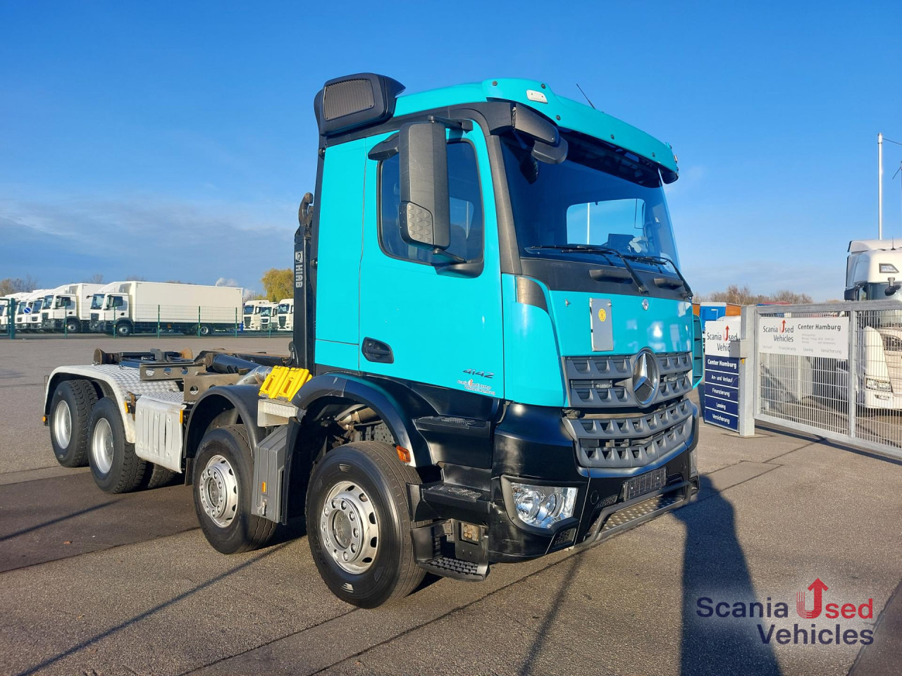 MERCEDES-BENZ Arocs 4142K Abroll Kipper HIAB XR26S51 / AP-Achsen - Camion basculantă: Foto 1 MERCEDES-BENZ Arocs 4142K Abroll Kipper HIAB XR26S51 / AP-Achsen - Camion basculantă: Foto 1