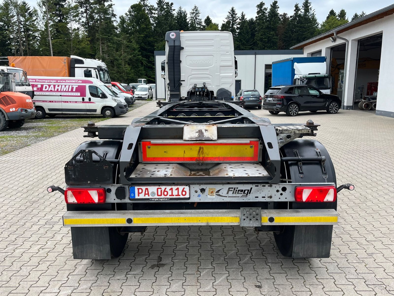 Fliegl Tank Container Chassis 20ft ADR - Semiremorcă transport containere/ Swap body: Foto 3 Fliegl Tank Container Chassis 20ft ADR - Semiremorcă transport containere/ Swap body: Foto 3