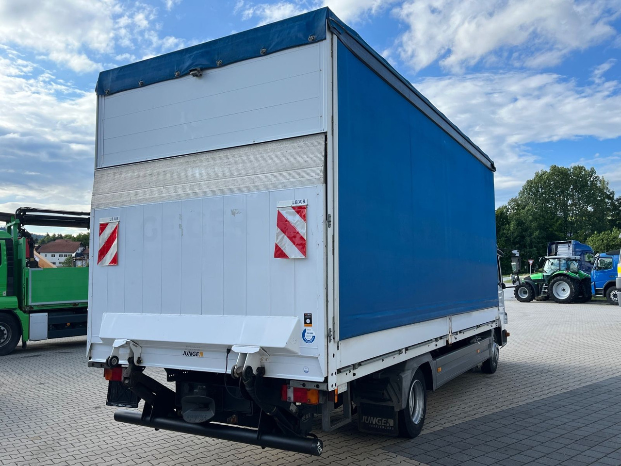 Mercedes-Benz Atego 818 Klima Sperre 74100KM 2,70 Ladehöhe - Autoutilitară cu prelată: Foto 4 Mercedes-Benz Atego 818 Klima Sperre 74100KM 2,70 Ladehöhe - Autoutilitară cu prelată: Foto 4