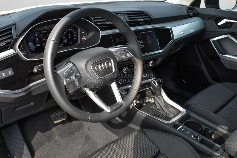 SUV Audi Q3 Front Wheel Drive: Foto 9 SUV Audi Q3 Front Wheel Drive: Foto 9