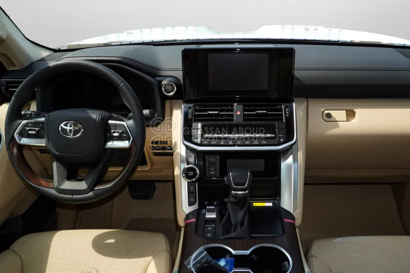 SUV Toyota Land Cruiser 300: Foto 6