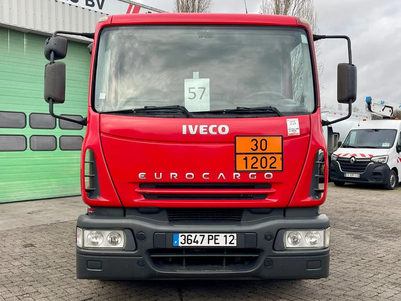 Iveco EuroCargo 150 E24 10312 L, 3 COMP, PTO FRANCE TRUCK! GREAT CONDITION! - Camion cisternă: Foto 4 Iveco EuroCargo 150 E24 10312 L, 3 COMP, PTO FRANCE TRUCK! GREAT CONDITION! - Camion cisternă: Foto 4