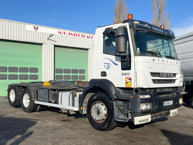 Iveco Stralis 360 6x2 Manual gearbox - Camion cu macara: Foto 2 Iveco Stralis 360 6x2 Manual gearbox - Camion cu macara: Foto 2