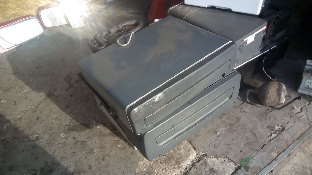 Scania G SERIES FRIDGE! Scania - Cabină și interior pentru Camion: Foto 1 Scania G SERIES FRIDGE! Scania - Cabină și interior pentru Camion: Foto 1