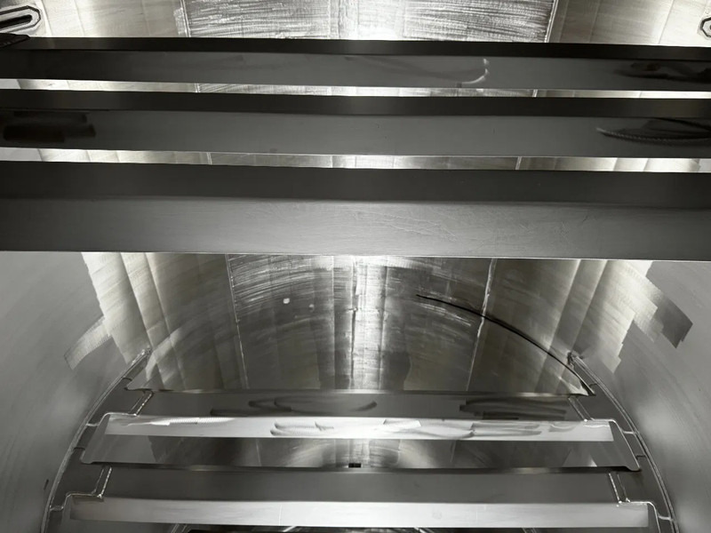 Rezervor de stocare pentru transport de produse chimice CIMC 20FT ISO, 25.080L / 1-COMP / 3 BAFFELS / T12 / 4 manholes / ADR valid until 02/2027: Foto 17 Rezervor de stocare pentru transport de produse chimice CIMC 20FT ISO, 25.080L / 1-COMP / 3 BAFFELS / T12 / 4 manholes / ADR valid until 02/2027: Foto 17