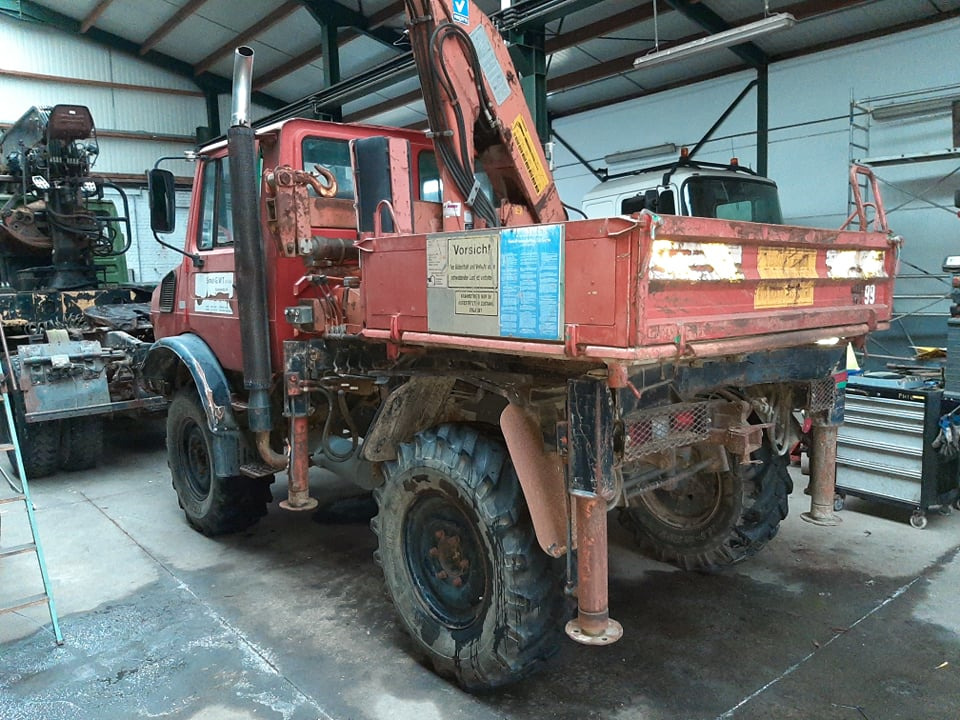 UNIMOG 1250 - Camion cu macara: Foto 2 UNIMOG 1250 - Camion cu macara: Foto 2