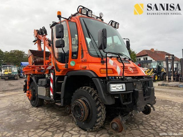 Unimog U400/ Zweiwege/ Rail/ Gleis/Mulag - Maşina comunala: Foto 2 Unimog U400/ Zweiwege/ Rail/ Gleis/Mulag - Maşina comunala: Foto 2