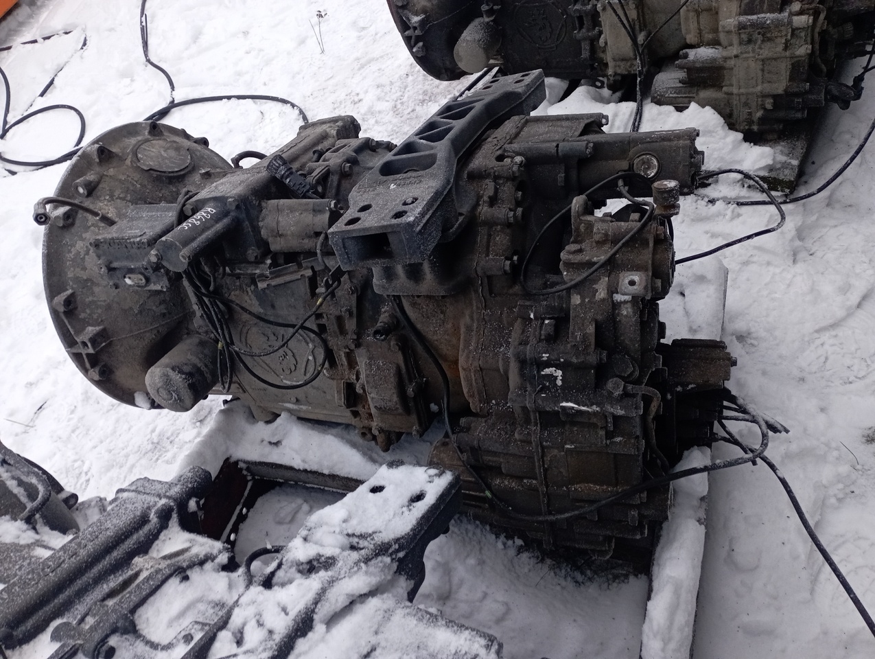 SCANIA R420 - Cutie de viteze pentru Camion şasiu: Foto 2 SCANIA R420 - Cutie de viteze pentru Camion şasiu: Foto 2